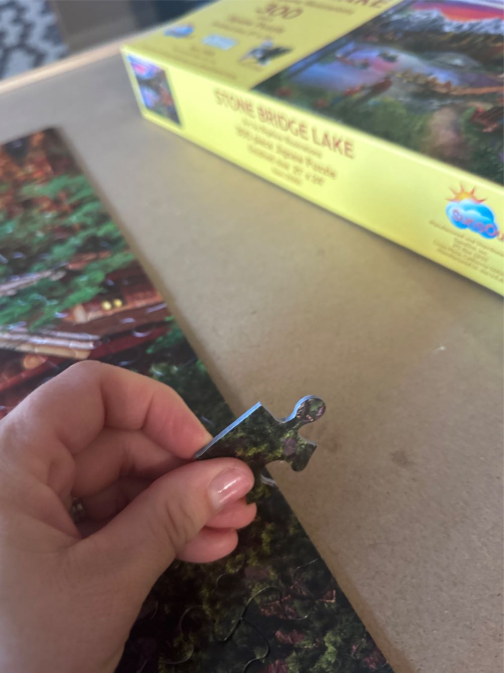 Stone Bridge Lake - SunsOut 🇺🇸 puzzle collectible [Barcode 796780319912] - Main Image 4