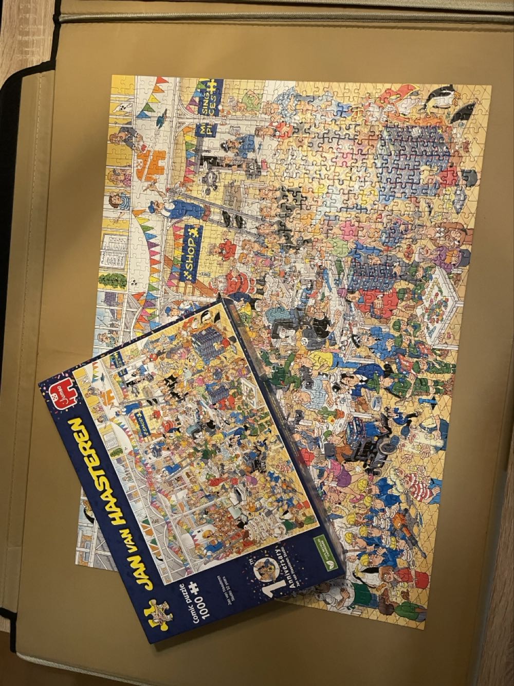 JVH Studio 10 Years - Jumbo puzzle collectible [Barcode 8710126000281] - Main Image 3