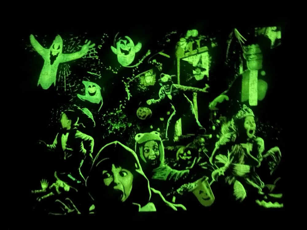 Halloween Fright Scared Silly - Masterpieces, Inc. puzzle collectible [Barcode 705988323706] - Main Image 3