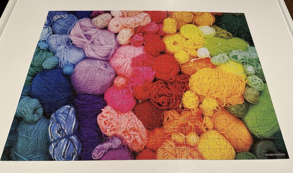 Colored Balls Of Yarn - Concord puzzle Co puzzle collectible [Barcode 430001785895] - Main Image 2