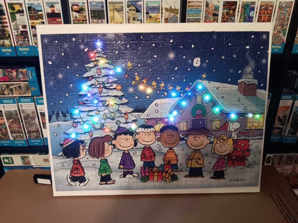 Christmas - Peanuts Holiday Lights - Rose Art puzzle collectible [Barcode 4895145437288] - Main Image 2