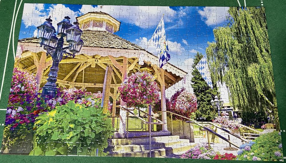 Leavenworth Washington Bavarian Pavillion - Puzzlebug / CraZArt puzzle collectible [Barcode 195464091500] - Main Image 2
