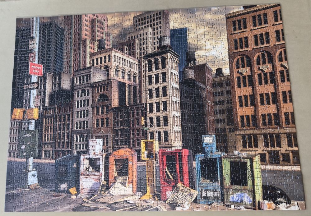 Abandoned #1 Lost Empire - Ravensbuger puzzle collectible - Main Image 2