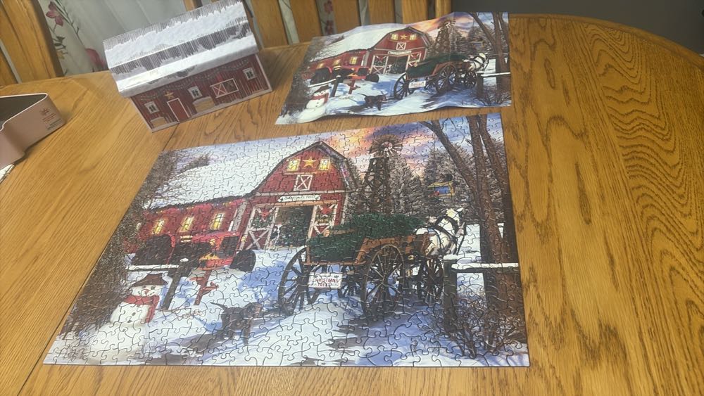 Christmas barn - Euro Graphics puzzle collectible - Main Image 2