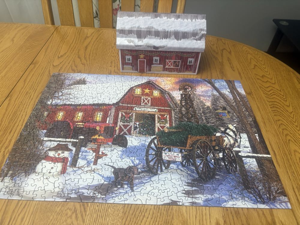 Christmas barn - Euro Graphics puzzle collectible - Main Image 3