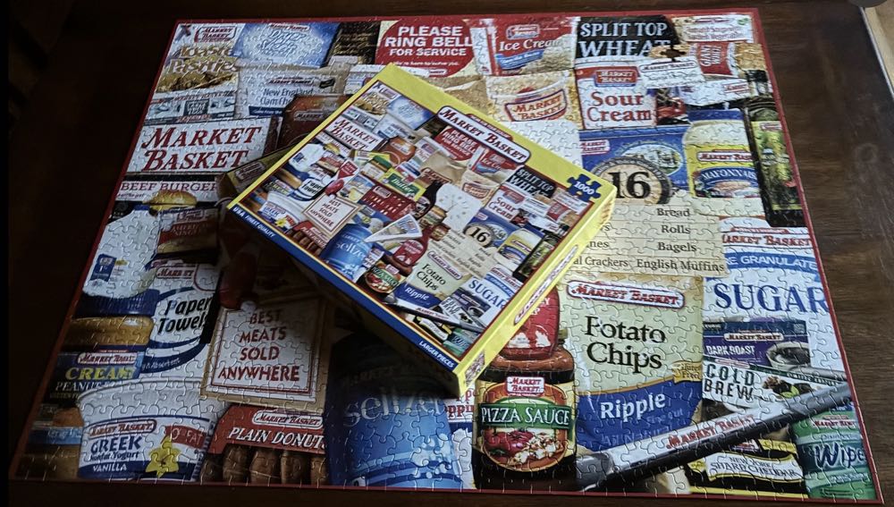 Market Basket-selling  - White Mountain puzzle collectible [Barcode 724819267217] - Main Image 3