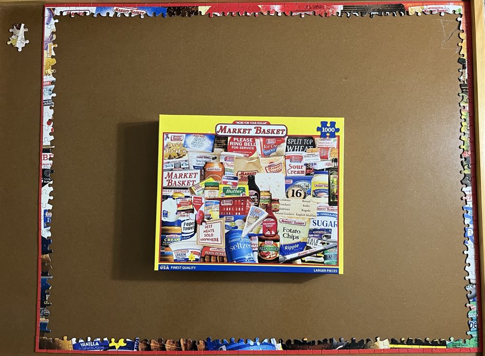 Market Basket-selling  - White Mountain puzzle collectible [Barcode 724819267217] - Main Image 4