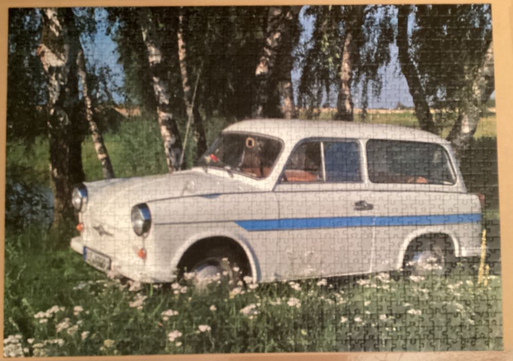 Rote Schwalbe&Weißer Trabi - FX Schmid puzzle collectible [Barcode 4050368037060] - Main Image 3