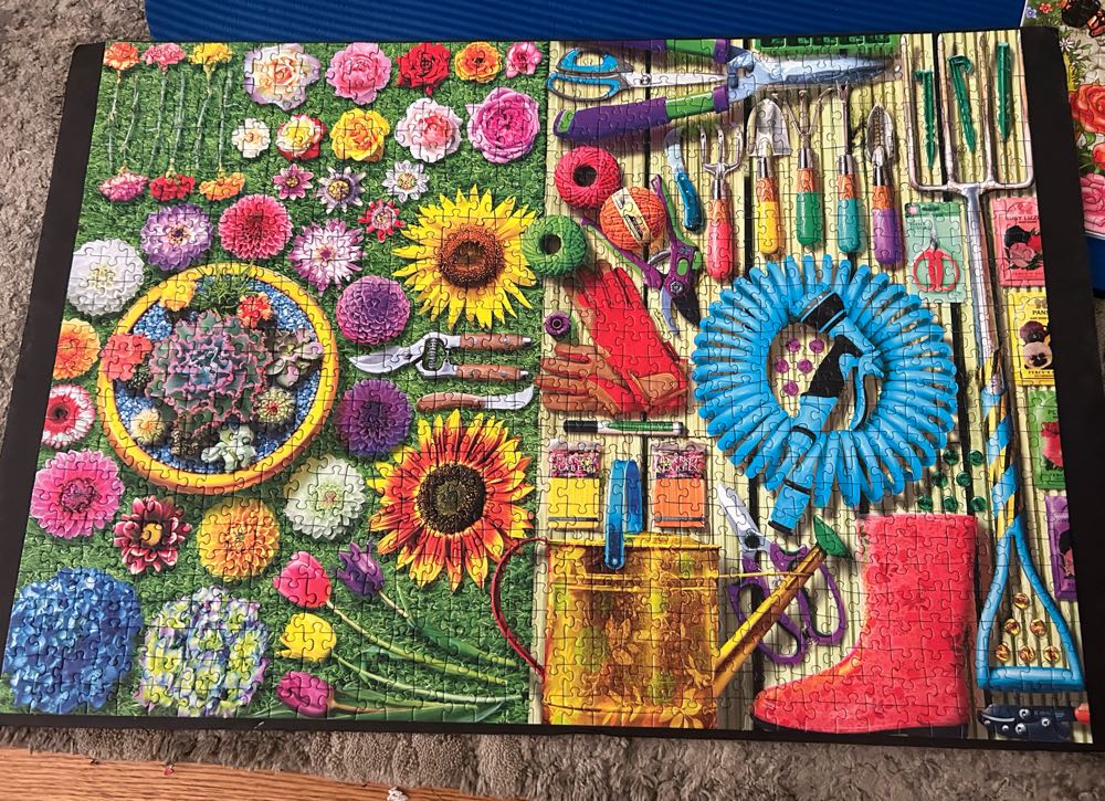 In The Garden - Ravensburger puzzle collectible [Barcode 100555000064] - Main Image 2