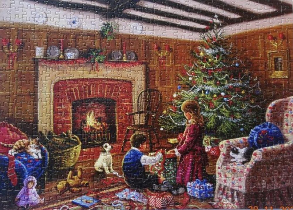 Christmas Morning Scannen - Falcon de luxe puzzle collectible - Main Image 2