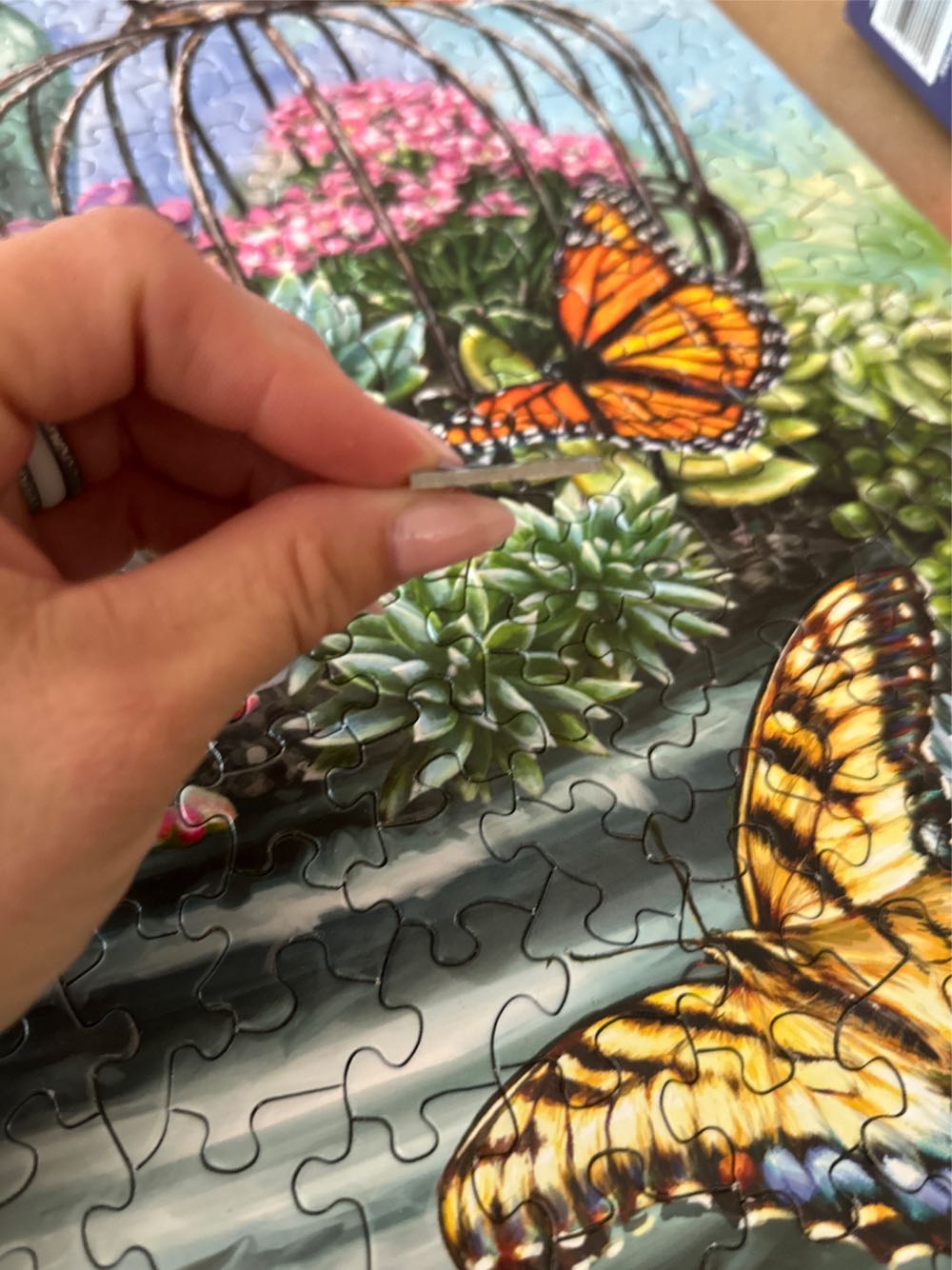 Butterfly Bliss - Springbok puzzle collectible [Barcode 091683016655] - Main Image 3