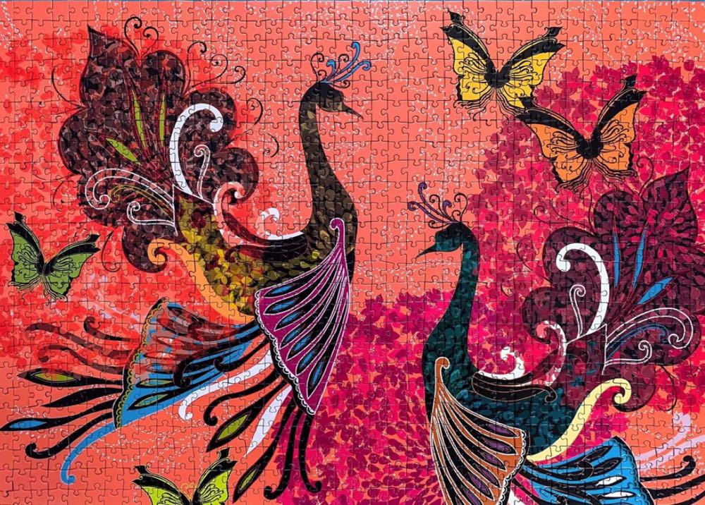 Magic Garden: Peacocks And Butterflies - Heye Puzzle puzzle collectible [Barcode 4001689298210] - Main Image 3