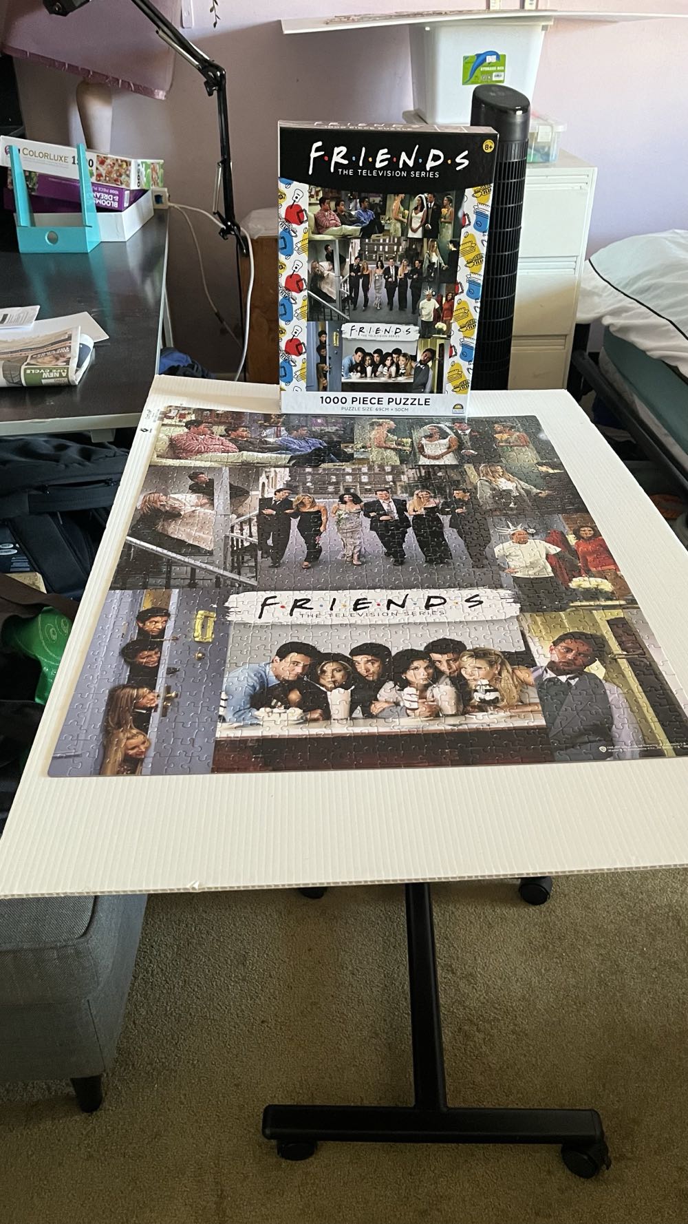 Friends The Television Series - Crown MJM Australia puzzle collectible [Barcode 9317762197871] - Main Image 2