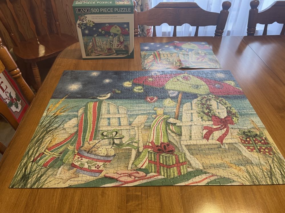 Holiday Beach - Lang puzzle collectible [Barcode 726225122357] - Main Image 2