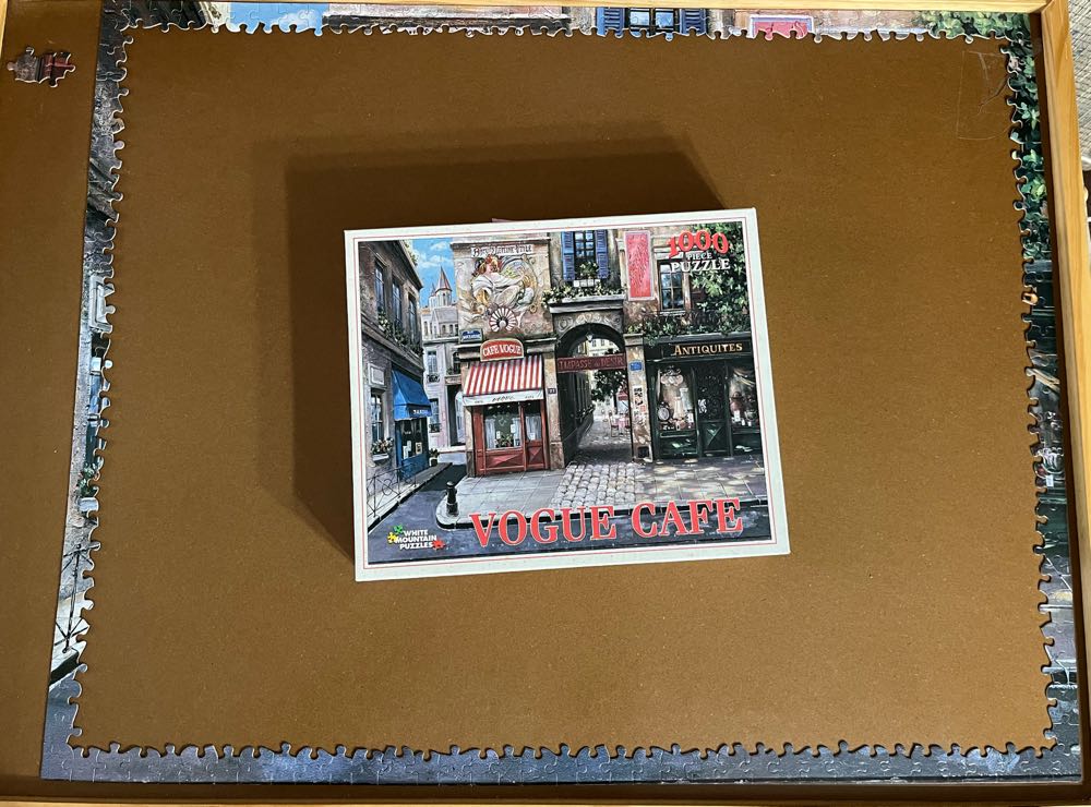 VOGUE CAFE - White Mountain Puzzles puzzle collectible [Barcode 724819248902] - Main Image 4