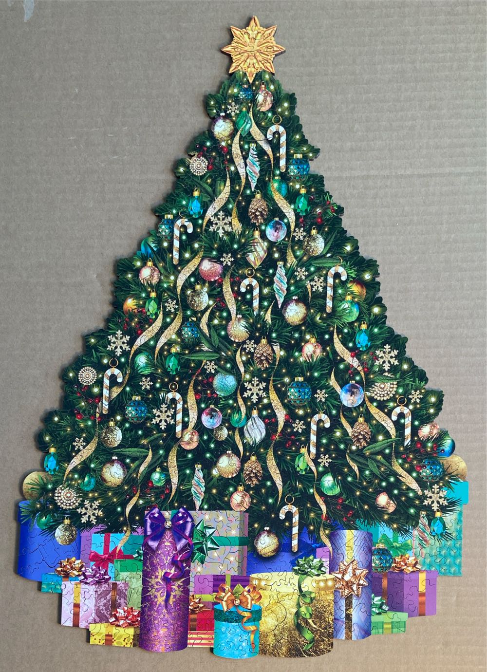 Tree-ditional Golden Christmas - Wentworth Wooden Puzzles 🇬🇧 puzzle collectible [Barcode 6050265400095] - Main Image 2