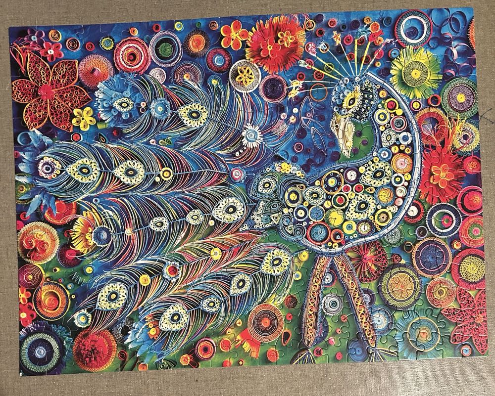 Pretty Peacock - Ceaco puzzle collectible [Barcode 021081223812] - Main Image 2