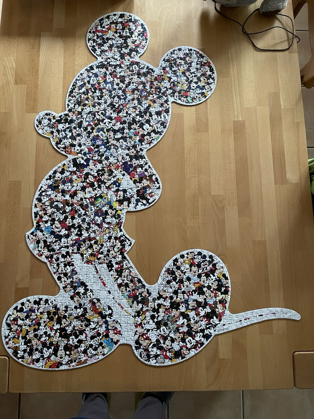 Shaped Mickey - Ravensburger puzzle collectible - Main Image 2