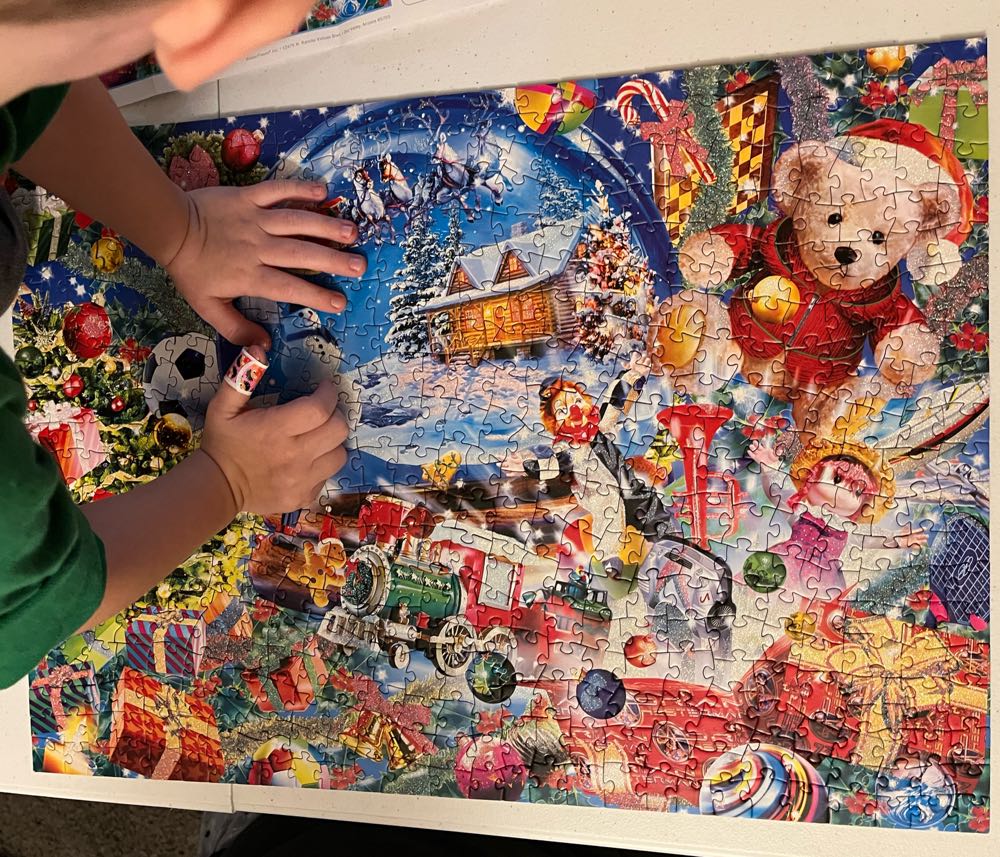 Snow Globe Dreams - MasterPieces puzzle collectible - Main Image 2