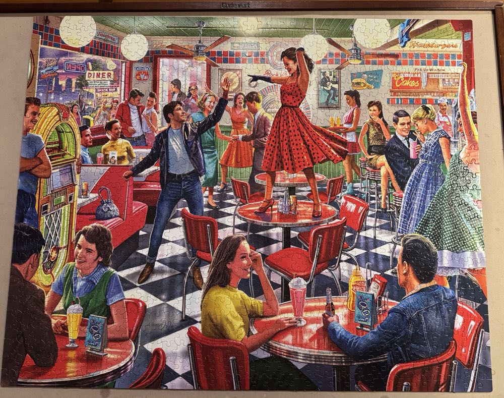 Dancing At The Diner - White Mountain puzzle collectible [Barcode 724819264391] - Main Image 2