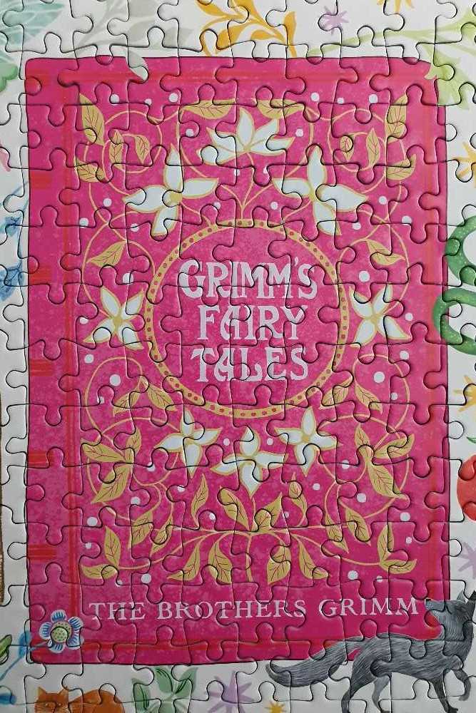 Classic Book Covers - Gibsons puzzle collectible [Barcode 5012269066234] - Main Image 3