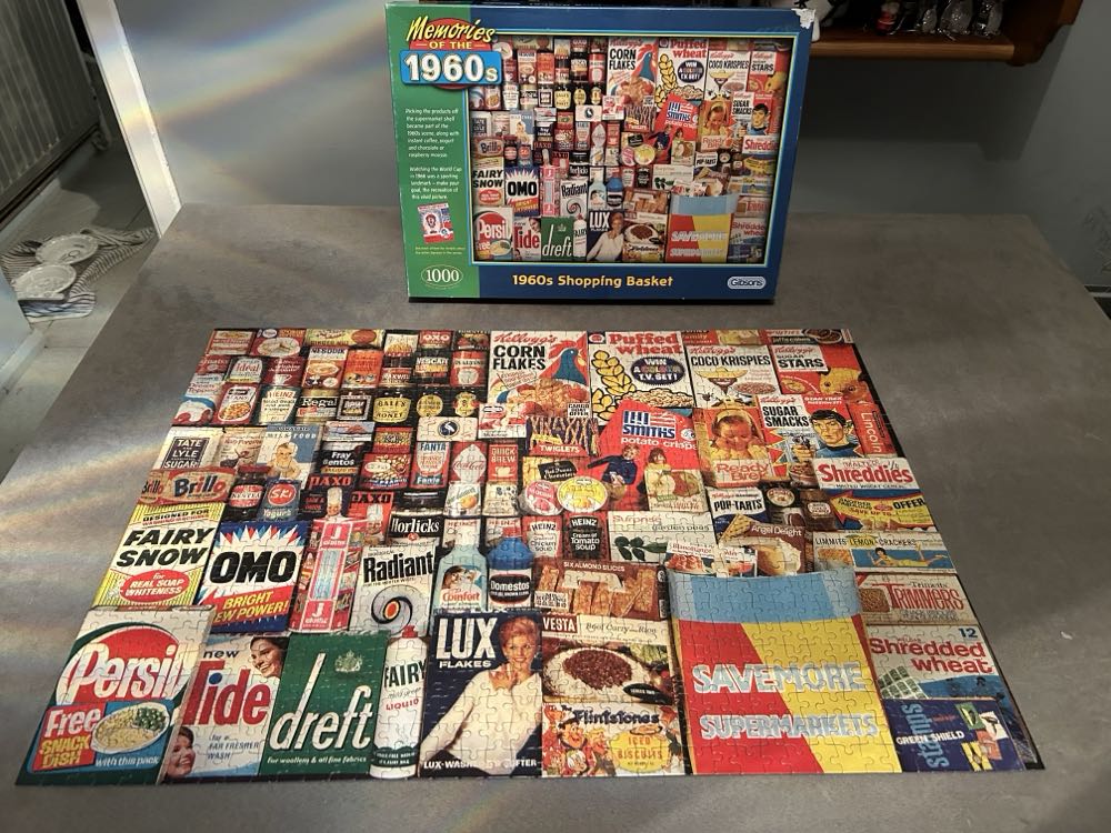 1960s Shopping Basket - Gibsons 🇬🇧 puzzle collectible - Main Image 2