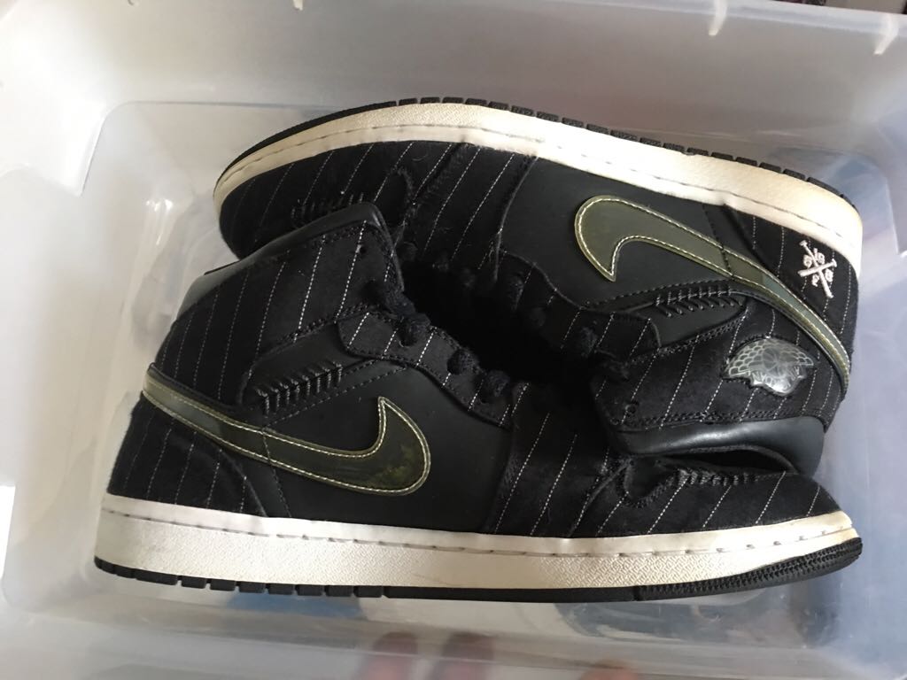 Air Jordan 1 Retro - Jordan Brand shoe collectible - Main Image 1