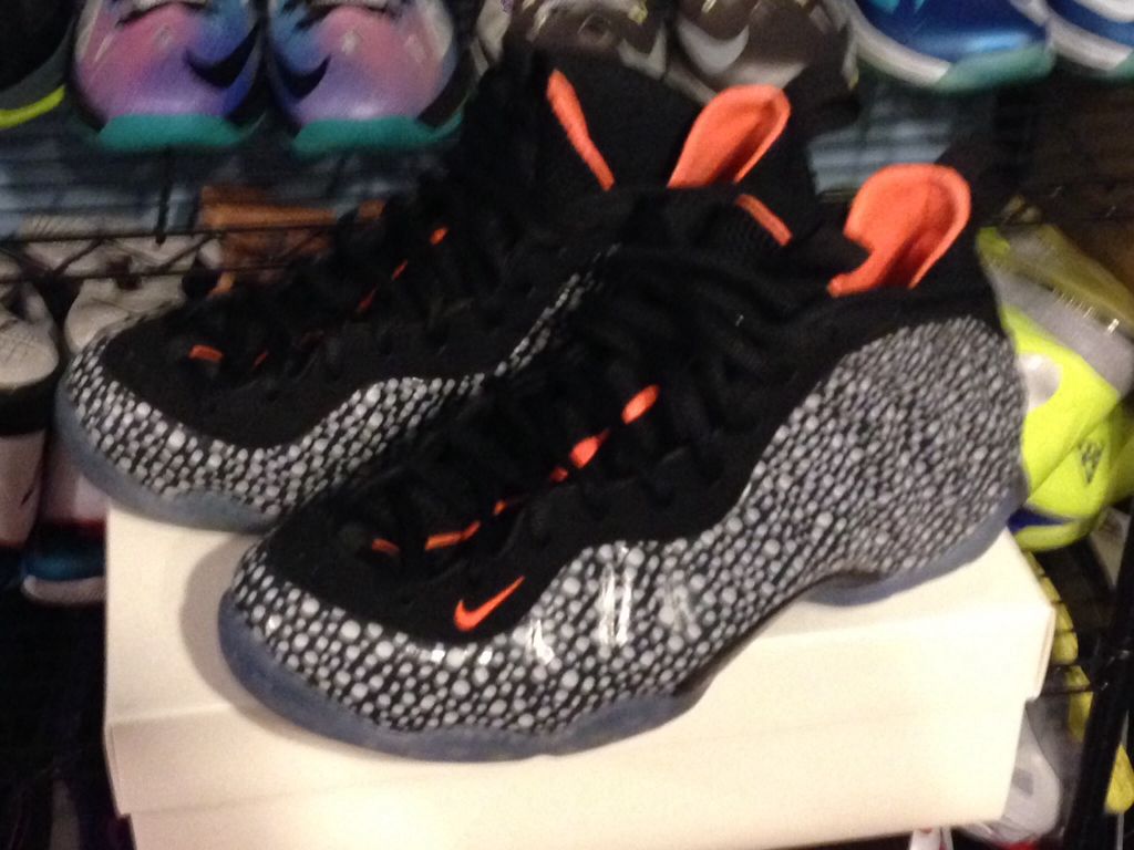 Foamposite One - Nike Air shoe collectible - Main Image 2