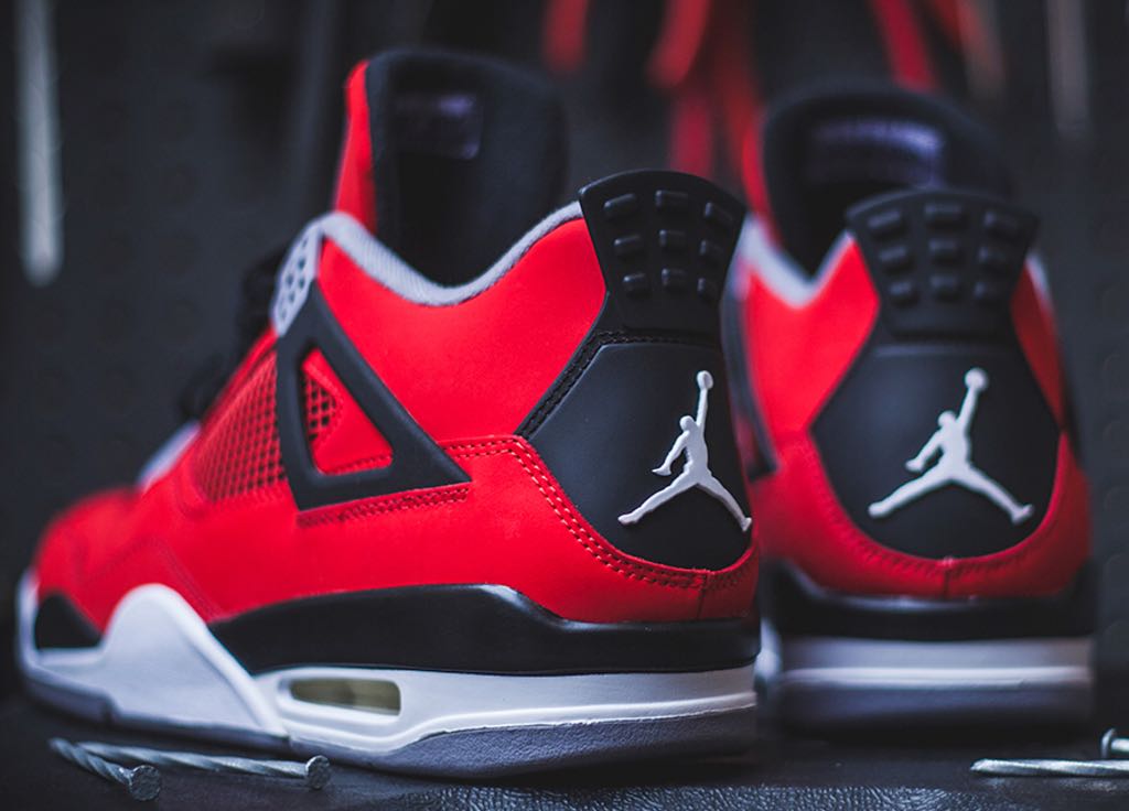 Air Jordan 4 Retro - Jordan shoe collectible [Barcode 887225129774] - Main Image 2