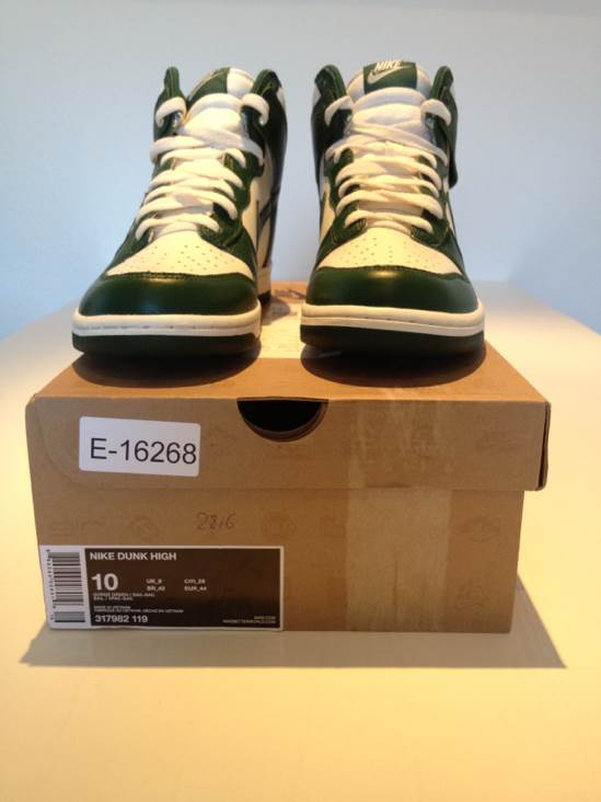 NIKE DUNK HIGH - Nike shoe collectible - Main Image 2