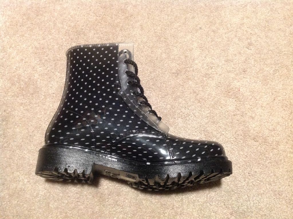 Dirty Laundry - Dirty Laundry shoe collectible - Main Image 1