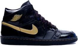 Air Jordan 1 Retro - Jordan Brand shoe collectible [Barcode 826218430077] - Main Image 1