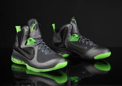 Lebron 9 - Nike shoe collectible - Main Image 2