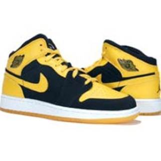 Air Jordan 1 Retro - Jordan Brand shoe collectible - Main Image 1