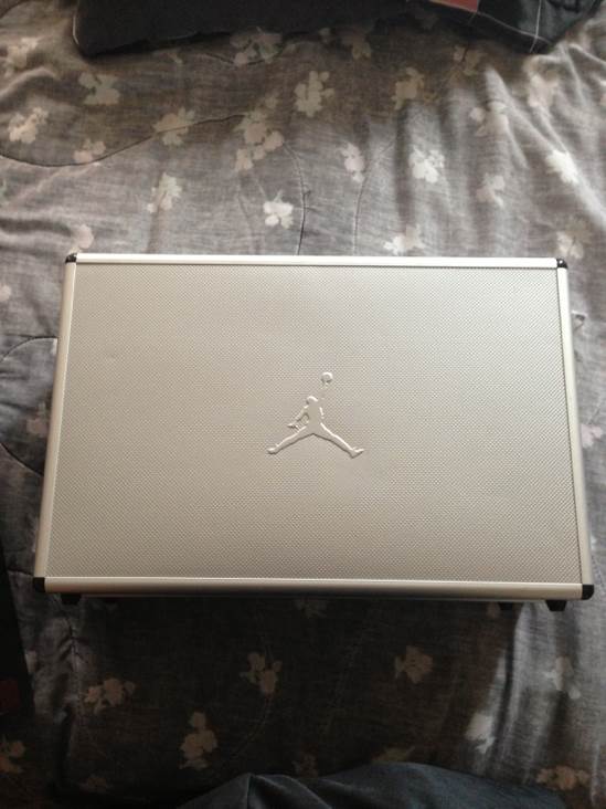 Air Jordan 1 Retro - Jordan Brand shoe collectible - Main Image 2