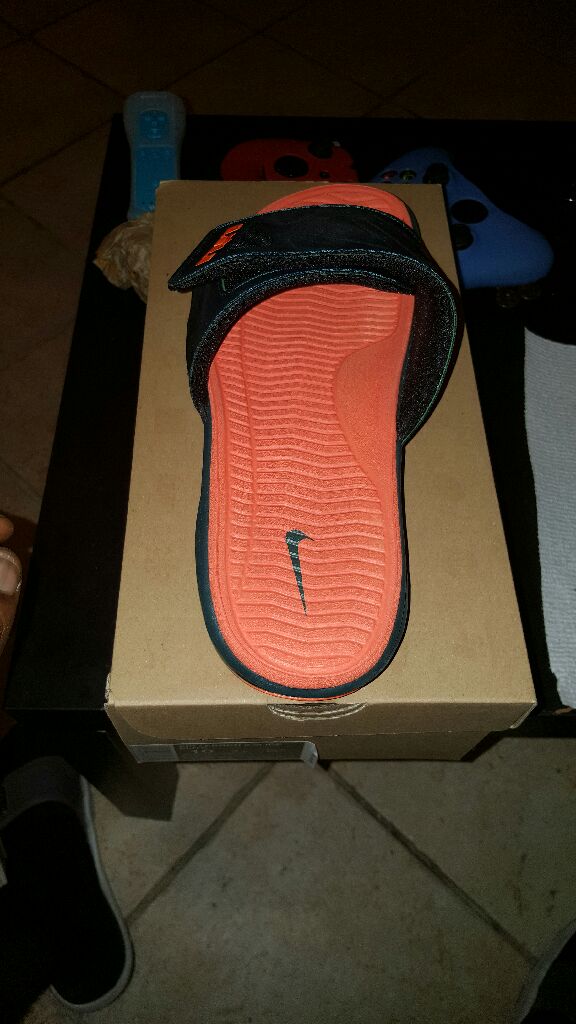 Nike Lebron Slide 2 Elite - Nike shoe collectible [Barcode 091207578645] - Main Image 2