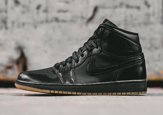 Air Jordan 1 Retro - Jordan Brand shoe collectible - Main Image 1