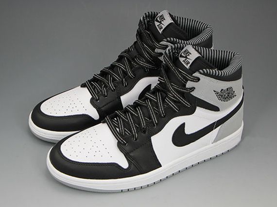 Air Jordan 1 Retro - Jordan Brand shoe collectible - Main Image 1