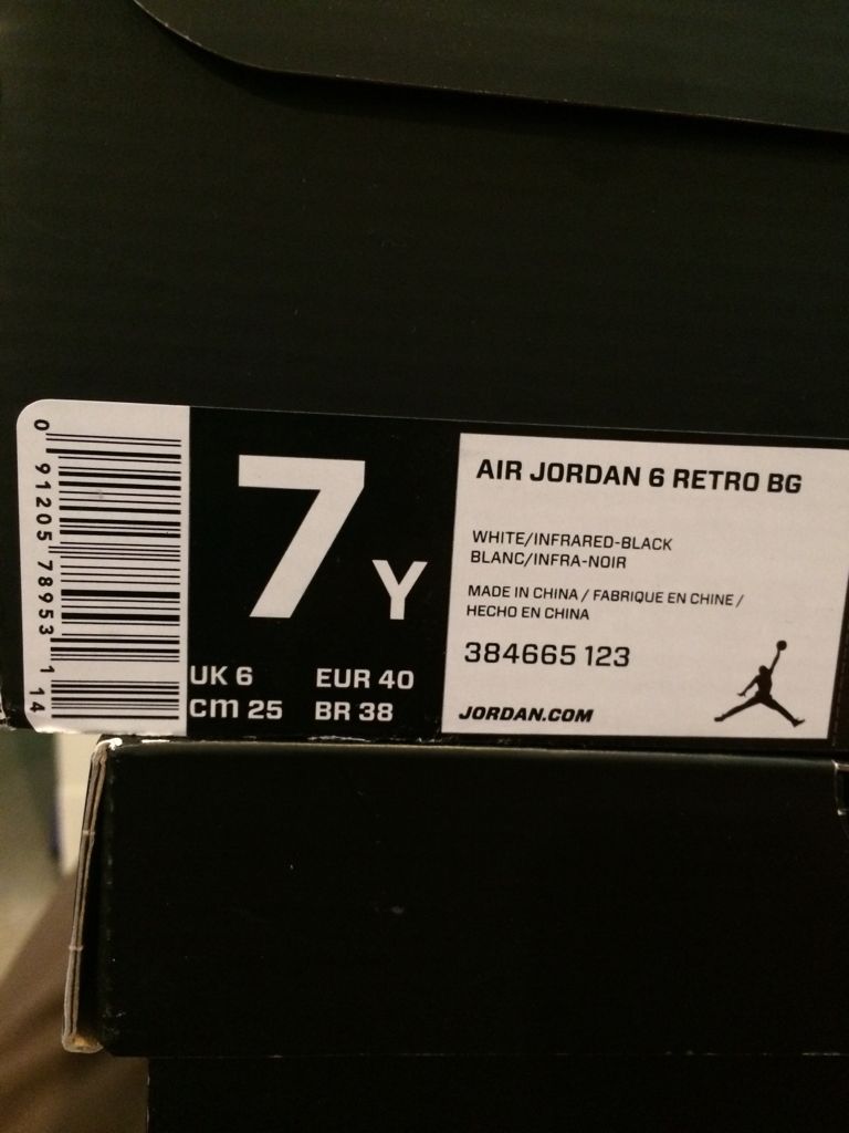 Nike Air Jordan Retro 6 - Air Jordan Brand shoe collectible [Barcode 091205789531] - Main Image 2