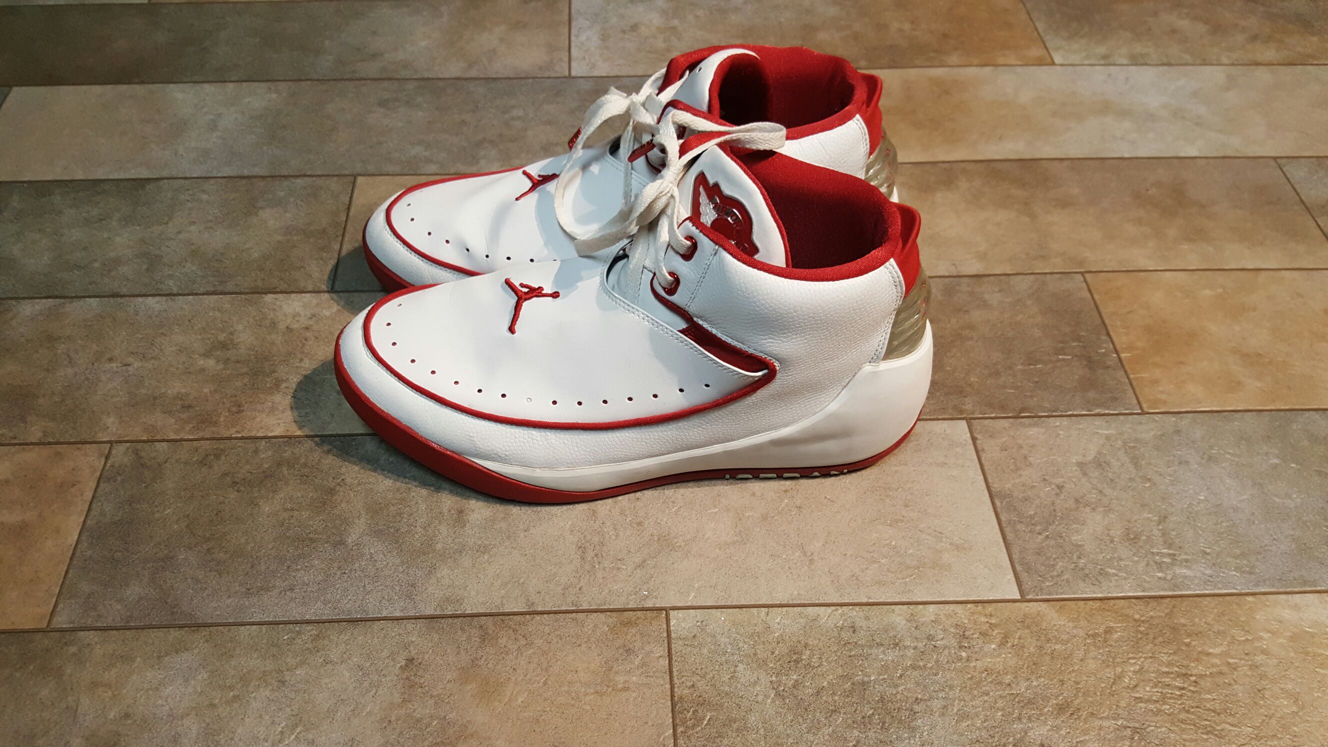 Nu Retro 2 - Jordan shoe collectible - Main Image 2