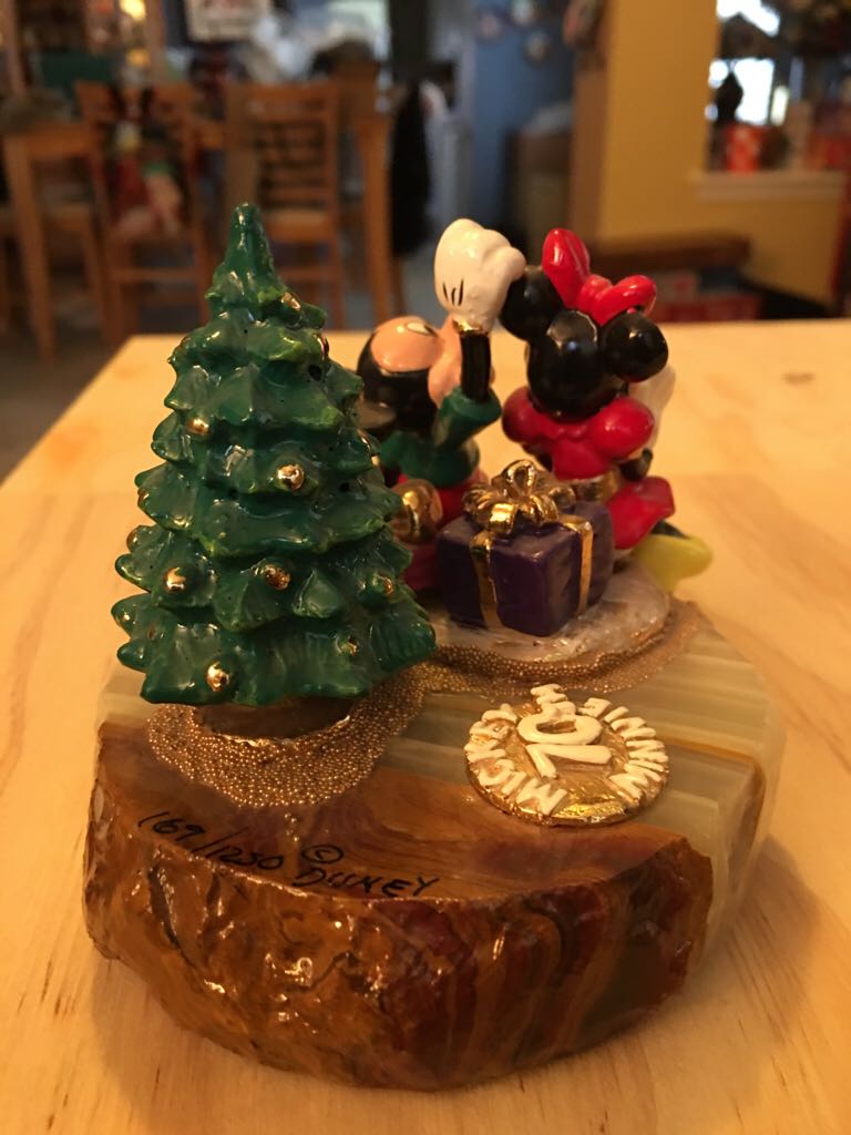 Mickie Minnie Misstletoe - Ron Lee shoe collectible - Main Image 2