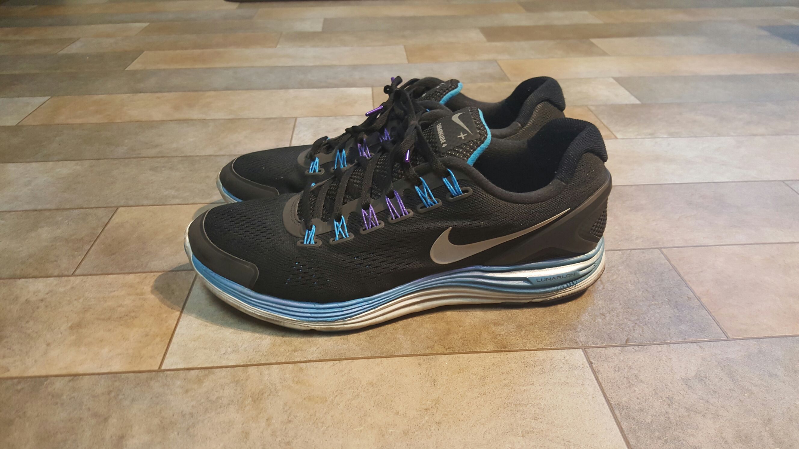 Lunarglide+ 4 Premium - Nike shoe collectible [Barcode 091208599090] - Main Image 2