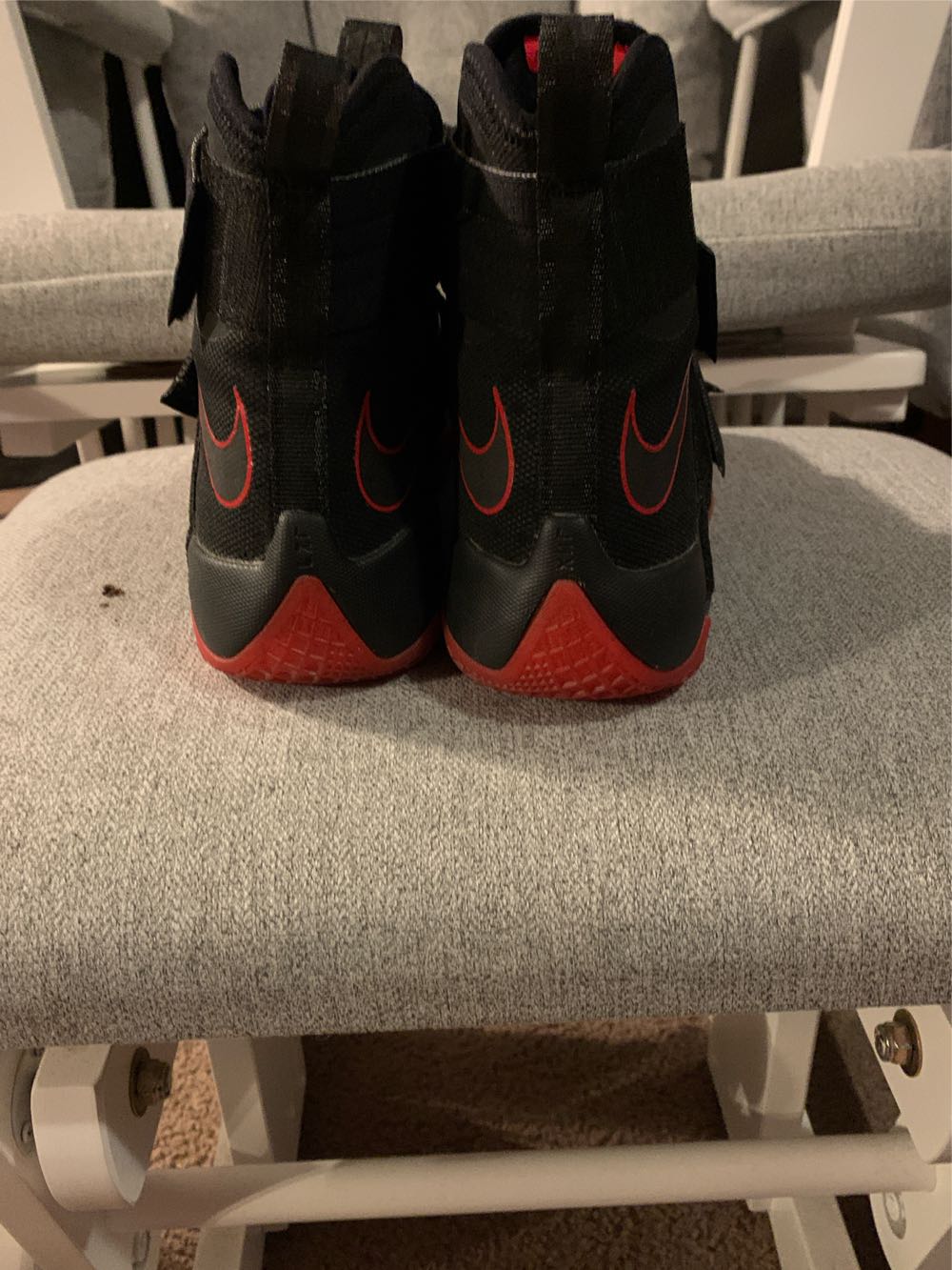 Nike Lebron Soldier 10 SFG - Nike shoe collectible [Barcode 886549956998] - Main Image 4