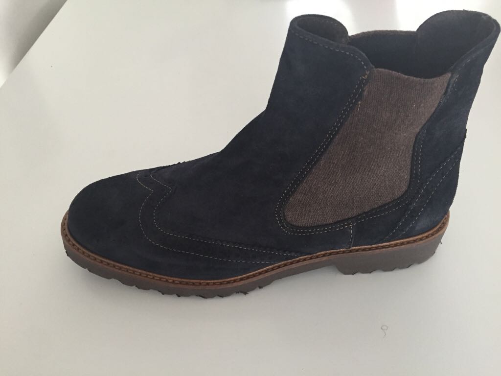 Exit - Exit shoe collectible - Main Image 2