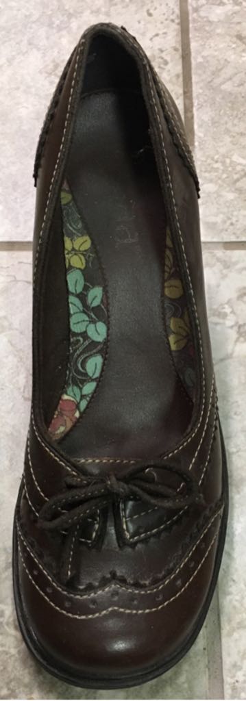 Dark Brown Heal White Stitching - Mudd shoe collectible - Main Image 2