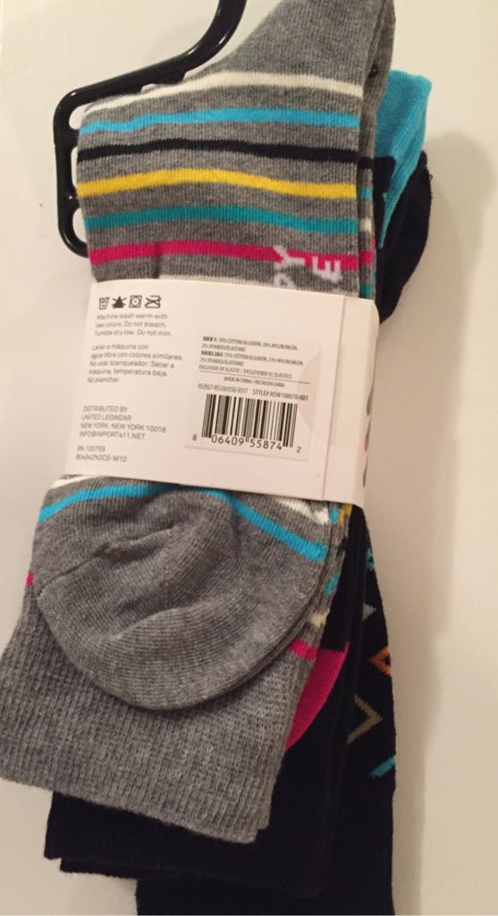 Happy Style 3 Pack  shoe collectible [Barcode 806409558742] - Main Image 2