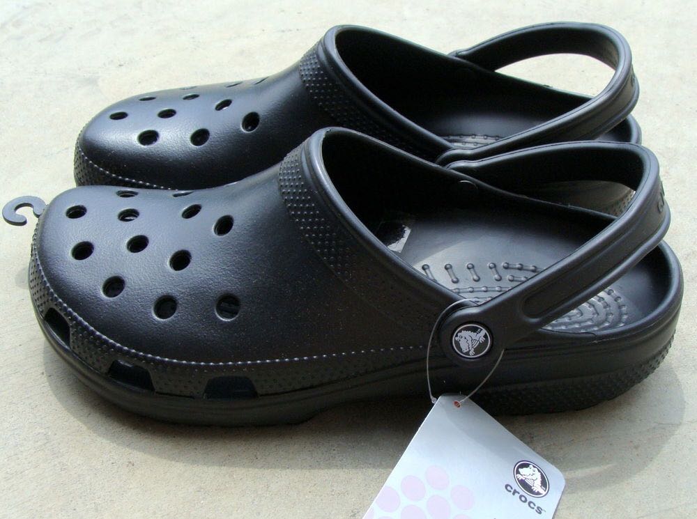 Crocs - Classic Black - Crocs shoe collectible - Main Image 4