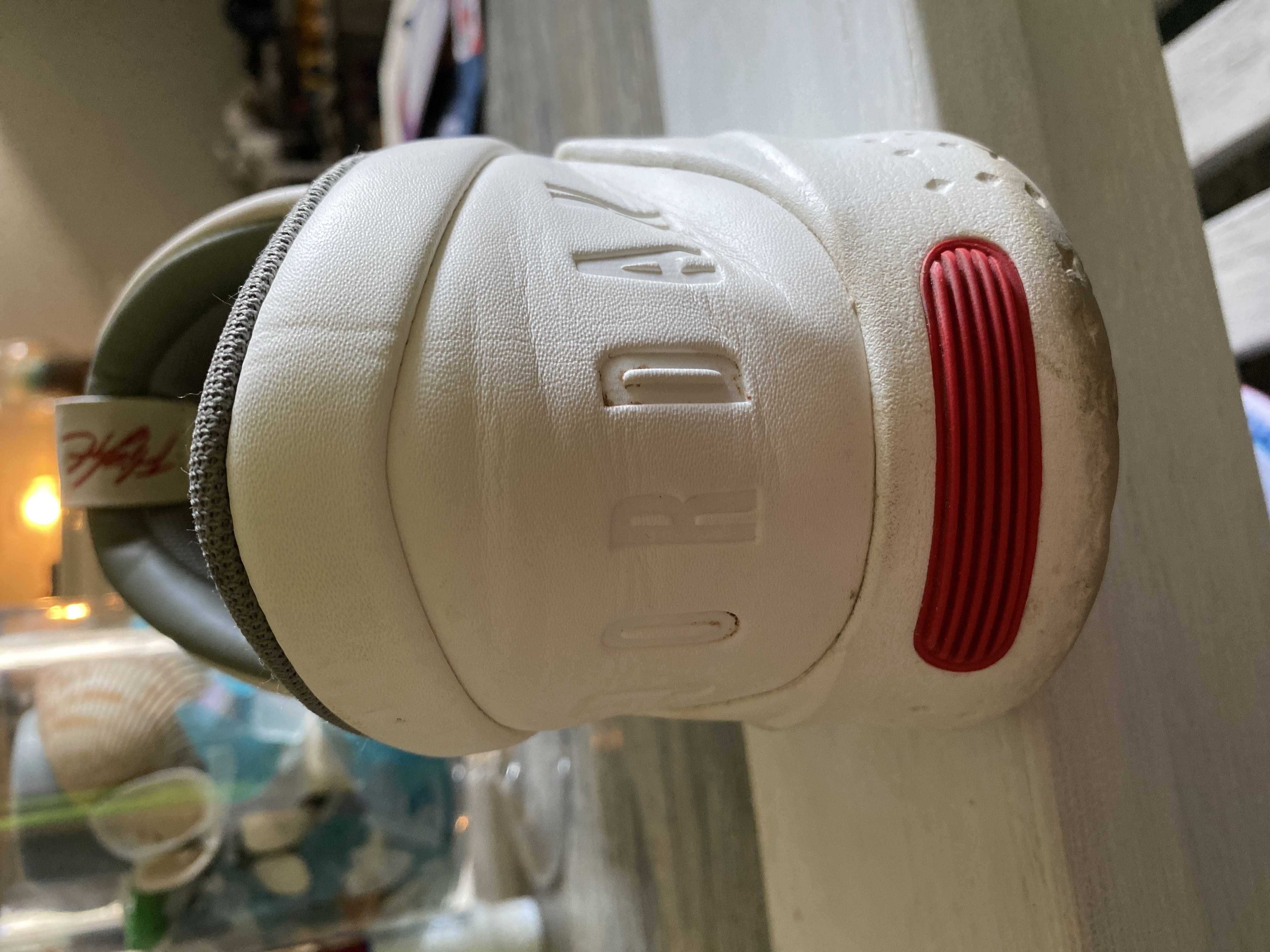 Jordan Flight - Nike Jordan shoe collectible [Barcode 00685068219856] - Main Image 2