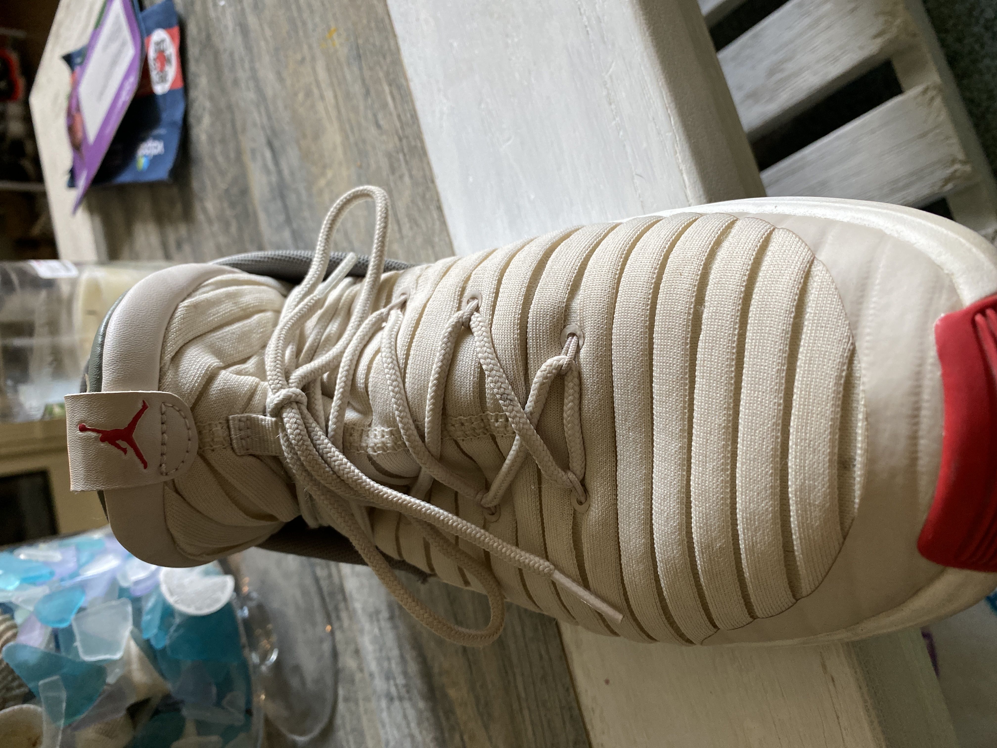 Jordan Flight - Nike Jordan shoe collectible [Barcode 00685068219856] - Main Image 4