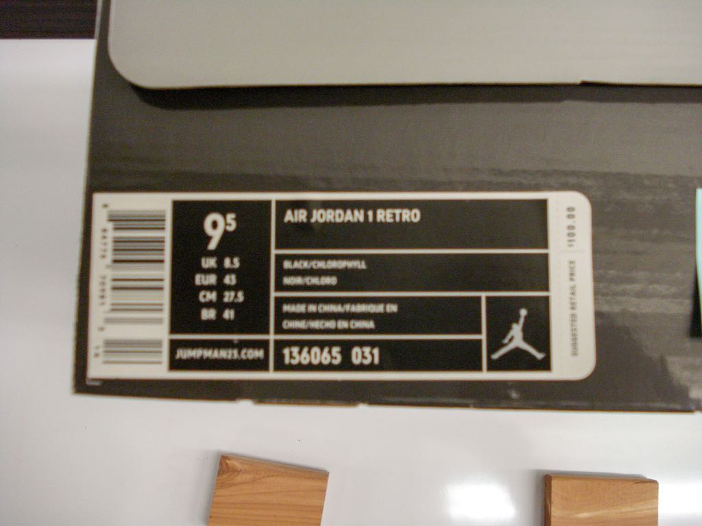 Air Jordan 1 Retro - Nike shoe collectible - Main Image 2